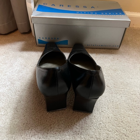 Caress’s Great Condition Black Leather Heels - Picture 2 of 6